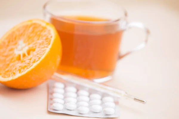 Tratamento Frio Alérgico Com Chá Pílulas — Fotografia de Stock