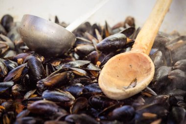 Izgarada taze midye. Ricetta 'yı rahat ettir. 