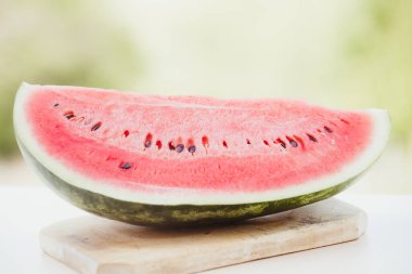 Yaz meyveleri. Taze karpuz dilimi.