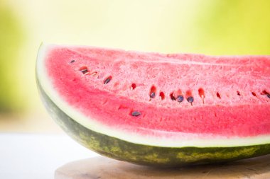 Yaz meyveleri. Taze karpuz dilimi.
