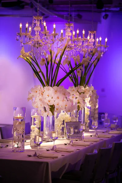 Flores Blancas Decoración Para Ajuste Mesa Ceremonia Boda Velas Flotantes —  Fotos de Stock