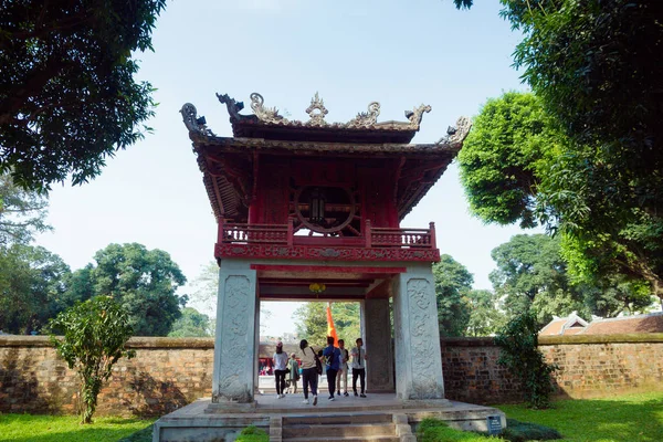 Hanoi, Vietnam - 8 Nisan 2018: Khue Van Cac, edebiyat Tapınağı. Van Mieu sembolü Hanoi ve bu Vietnam ilk Üniversitesi.