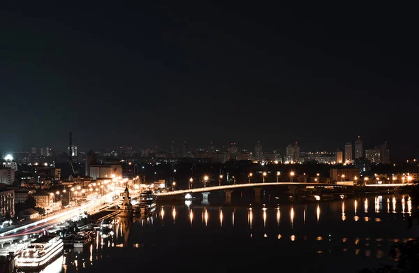 夜市のキエフ ウクライナ ヨーロッパの美しい景色 — ストック写真