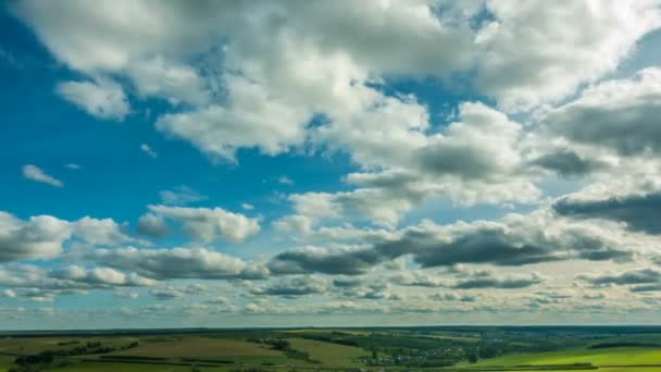 Mooie time-lapse over een scherp zomer landschap video lus — Stockvideo