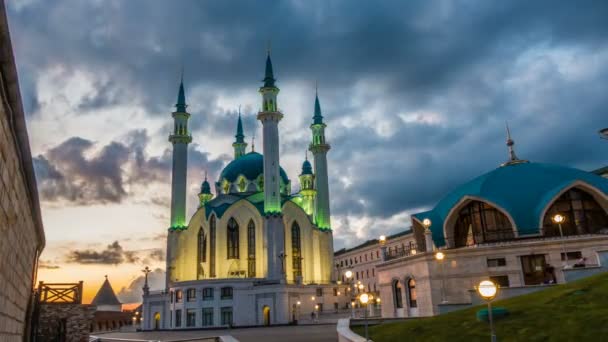 Ρωσία, Δημοκρατία Ταταρστάν, Καζάν, Qol rif Τζαμί, πάροδο του χρόνου, όμορφο βράδυ Cityscape. — Αρχείο Βίντεο