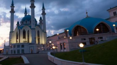 Rusya, Tataristan Cumhuriyeti, kul Şerif veya Kazan Kremlin ile gece aydınlatma., zaman atlamalı, güzel akşam Cityscape Kol Şerif.