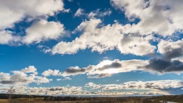 Tijd lapse wolken in de zonsondergang, 4k — Stockvideo