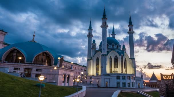 カザン クレムリン ロシア、タイムラプス、美しい夜の景観 kul シャリフ モスク — ストック動画