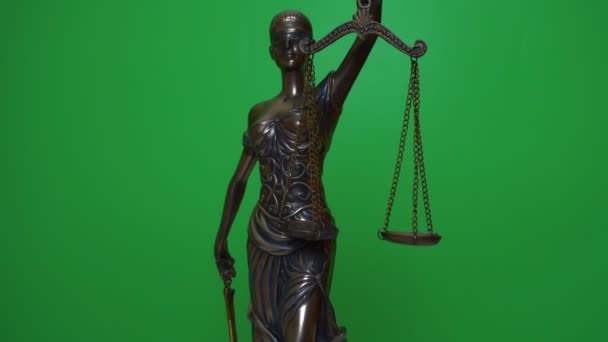 Themis Statuette dreht sich auf dem Hintergrund von chromakey — Stockvideo