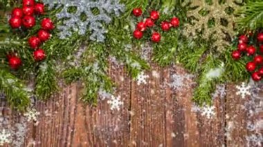 Üstten görünüm, kar Noel masa, kavramsal Noel animasyon düşüyor.