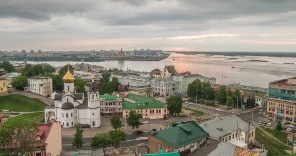 Nizhny Novgorod, Russia.Time-lapse diurno, Veduta del fiume Volga, la confluenza dell'Oka e del Volga, la Freccia di Nizhny Novgorod, la foce dell'Oka. — Video Stock