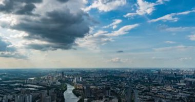 Şehrin havadan görünümü. 4k. Zaman atlamalı. Moskova arial görünümü