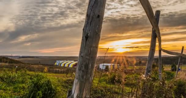 Time lapse of a beautiful autumn sunset, autumn landscape. Hyperlapse — ストック動画