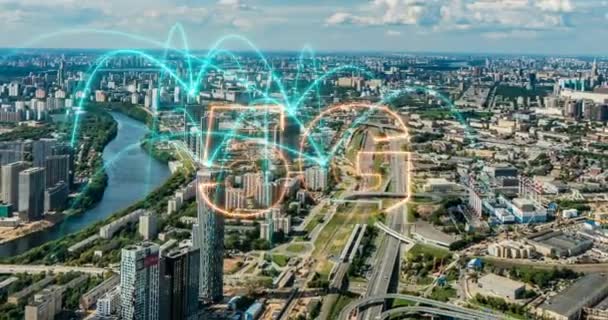 Flygstaden ansluten genom 5g. Trådlöst nätverk, mobilteknikkoncept, datakommunikation, molndator, artificiell intelligens, sakernas internet. Tidsförskjutning Moskau — Stockvideo