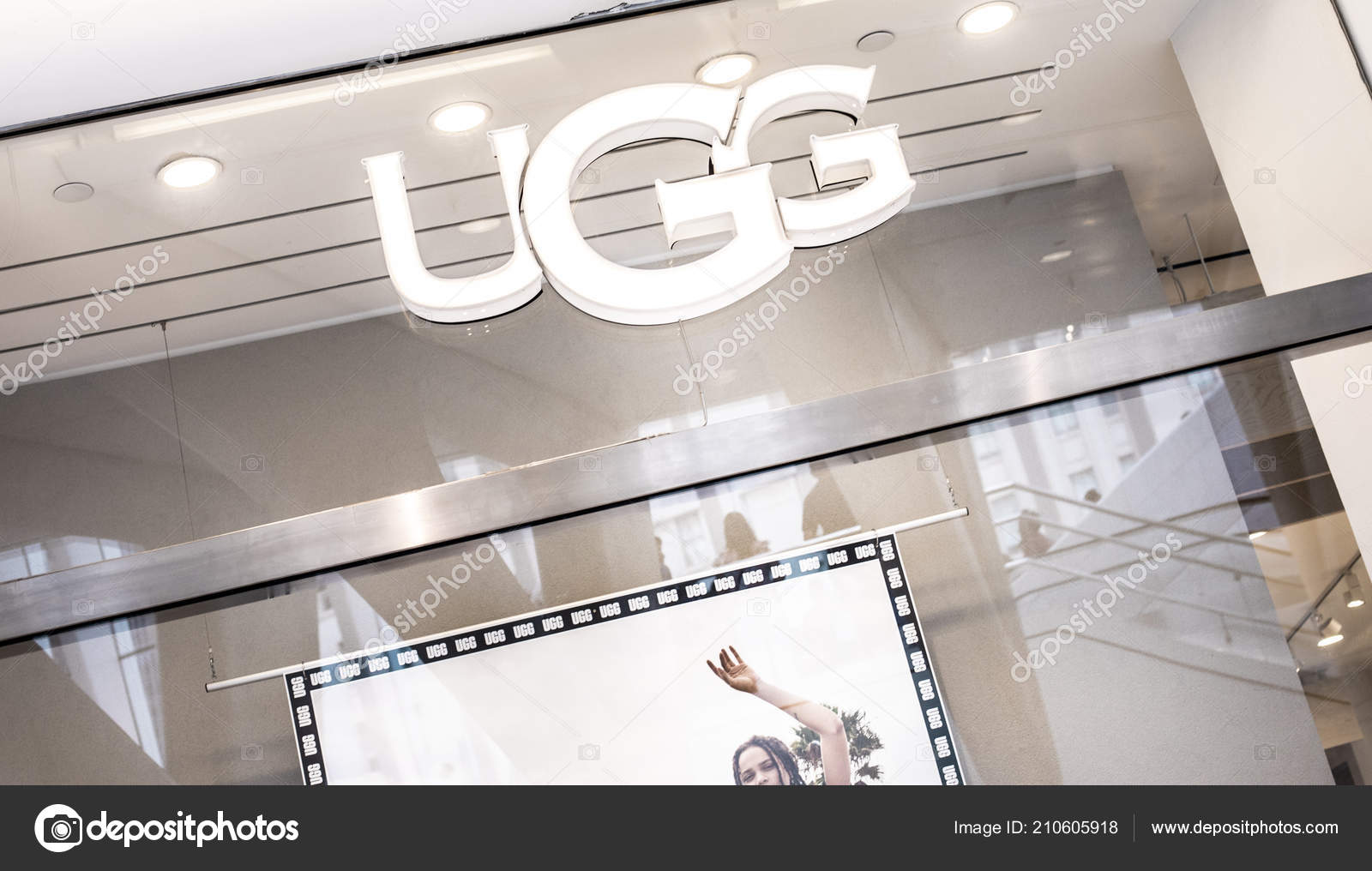 ugg store oculus