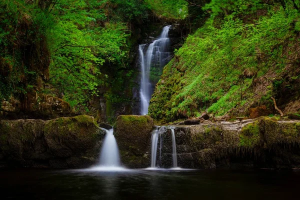 Πέφτει Sgwd Einion Waterfallsituated Κατά Μήκος Του Ποταμού Πάνω Από — Φωτογραφία Αρχείου