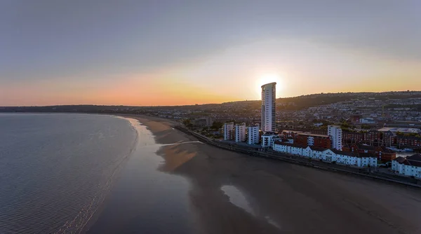 Redakcji Swansea Lipca 2018 Zmierzch Zachód Słońca Meridian Tower Osiedle — Zdjęcie stockowe