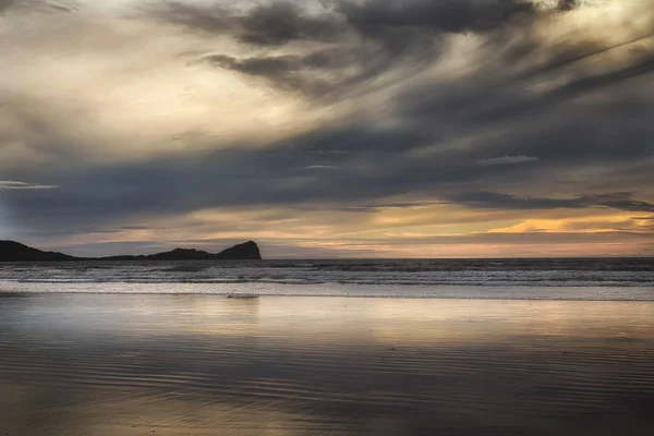 Zachód Słońca Zasępia Rhossili Bay Robaków Głowy Półwyspie Gower Newick — Zdjęcie stockowe