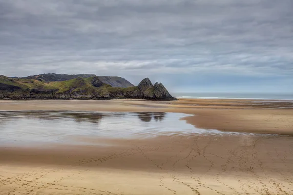 Riflessioni Tre Scogliere Una Piscina Spiaggia Della Penisola Gower Swansea — Foto Stock