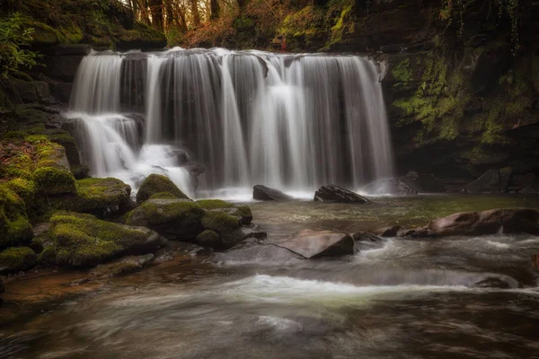 Cwmdu Vattenfall Övre Clydach River Som Rinner Genom Staden Pontardawe — Stockfoto