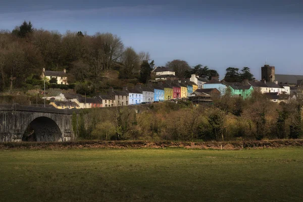 Editorial Llandeilo Storbritannien April 2019 Den Distinkta Raden Färgade Radhus — Stockfoto