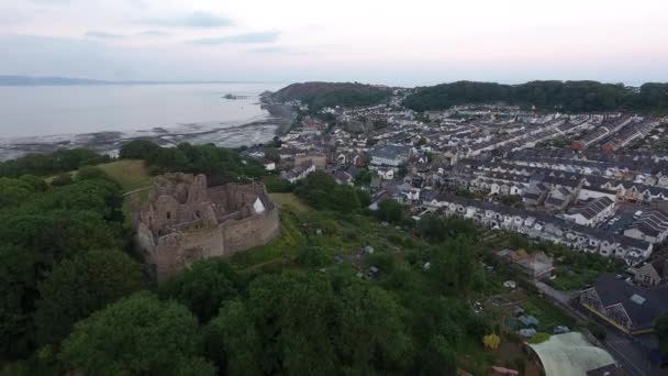 编辑斯旺西 2019年7月14日 蒙布尔斯村和牡蛎茅斯城堡 南威尔士的诺曼石城堡 俯瞰高尔半岛东侧的斯旺西湾 — 图库视频影像