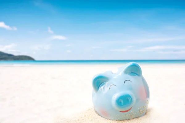 Summer Happy Piggy Bank Sand Beach Blurred Tropical Blue Sea — Fotografia de Stock