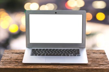 boş kopya alanı olan dizüstü bilgisayar ya da dizüstü bilgisayar..