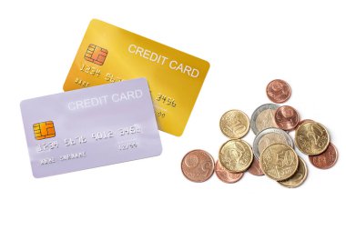 beyaz arka planda euro para banknotu ile demo kredi kartı ile modelleme.
