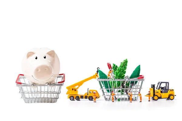 Banco Porquinho Com Cesta Compras Fundo Branco — Fotografia de Stock