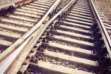 Tek renkli bir tren. Kavramsal resim. Tonda.