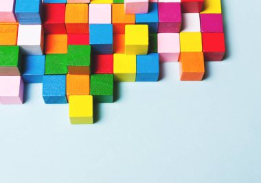 Bulmaca renk küpleri. Kavram yaratıcı, mantıksal düşünme, sanat