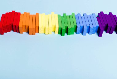LGBT sembolü, Rainbow Color renkli Domino