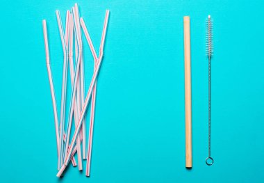 Doğal organik kamış ve bir sürü plastik tüp..