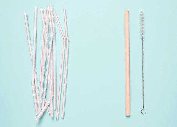 Natural organic Organic reed straw and a lot of plastic tubes. — Stock Photo, Image