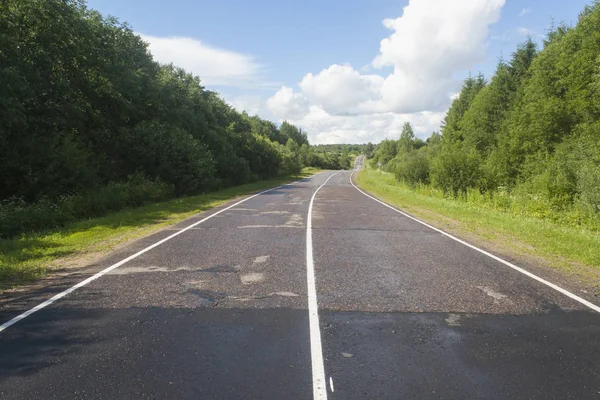 Route Asphaltée Dans Une Zone Vallonnée — Photo