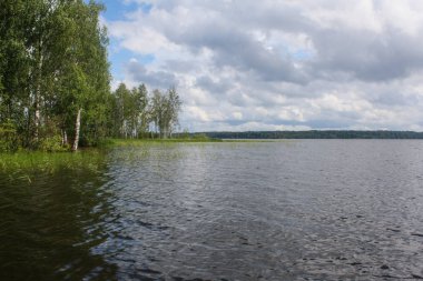 kamış Gölü kıyısında