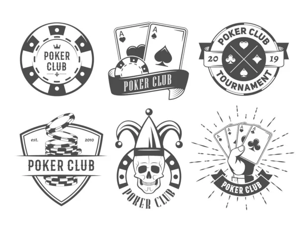 Vektör poker kulübü logoları. Poker turnuvası veya casino için iskambil kartları ve fişler içeren vintage rozetler seti.
