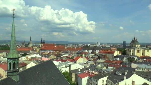 Historické město Olomouc, letecké zobrazit panorama z věže gotického kostela svatého Mořice. Gotická katedrála St. Václava a barokní kostel Panny sněhu a St. Michael