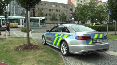 Olomouc, Çek Cumhuriyeti, 15 Mayıs 2018: Audi S6, Çek, polis koruma hizmeti tarafından kullanılan arabalar Lüks polis araba koruma ve güvenlik korumalı anayasal ajanların sağlar