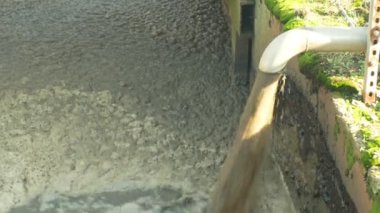 Segment temizleyici biyolojik arıtma su kanalizasyon arıtma tesisi, kabarcıklar tank, içine atık su deşarj aktif çamur wastewaters işlemi havalandırma ve biyoloji flok oluşan bakteri