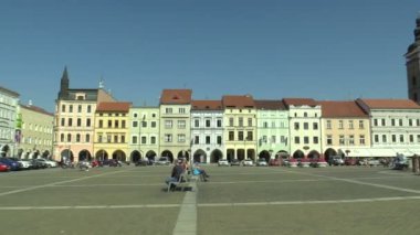 Ceske Budejovice, Çek Cumhuriyeti, Eylül 2, 2018: şehir ana kare Premysla Otakara II çek şehir Ceske Budejovice, günün hayatı, Samson Çeşme ve istirahat insanlar, kara kule gezi