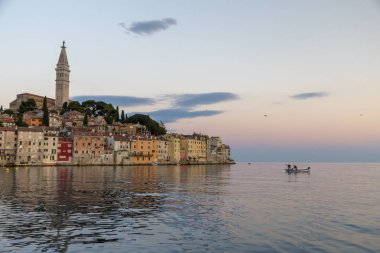 Rovinj town Hırvatistan'daki sunerise adlı Cityscape