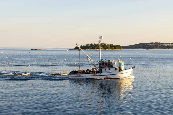 Риболовецьке Судно Море Сонячний День Хорватії — стокове фото