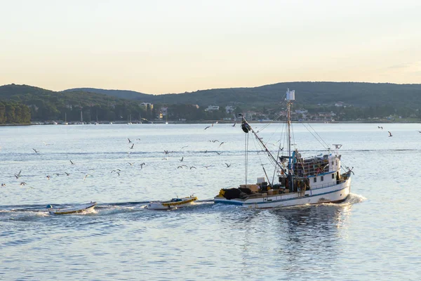 Barco Pesca Mar Día Soleado Croacia — Foto de Stock