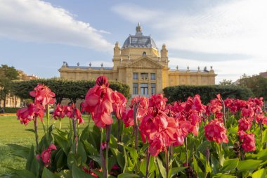 Güneşli bir günde, Zagreb Kral Tomislav park