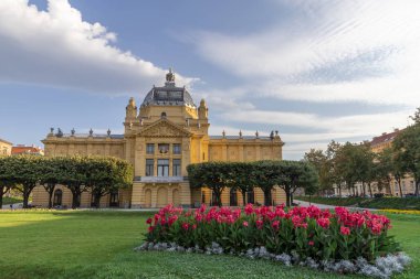Güneşli bir günde, Zagreb Kral Tomislav park
