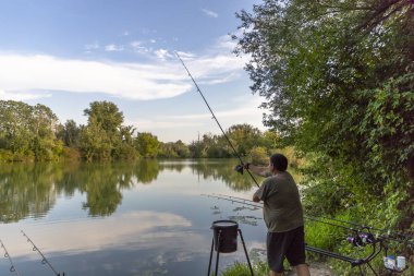 Balıkçı gölde sazan balıkçılık eylem