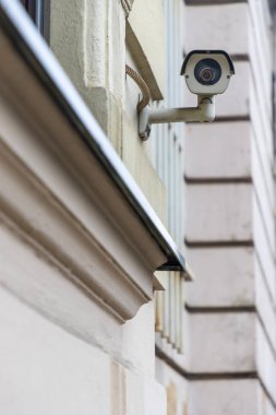 Zagreb bir binada açık güvenlik kamerası