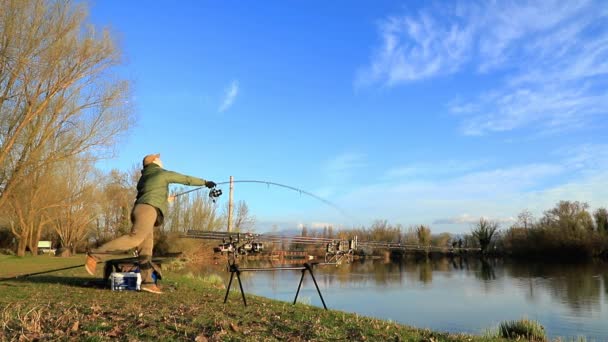 Fisherman Doing Carp Fishing Sunny Morning Slow Motion — Stock Video